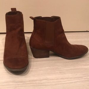 American Eagle suede brown heeled booties